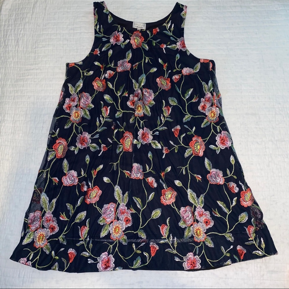 Signature by Robbie Bee Floral Overlay Dress 🌸